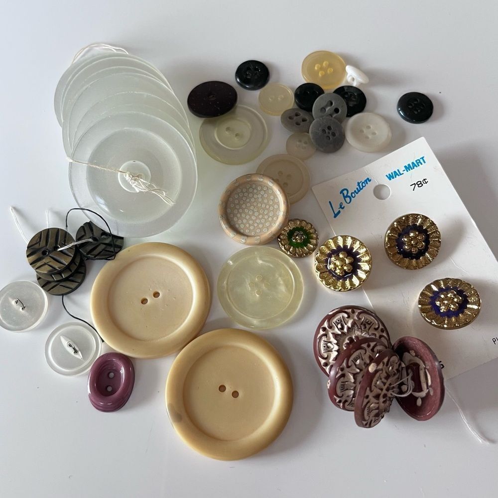 Vintage Buttons Lot
